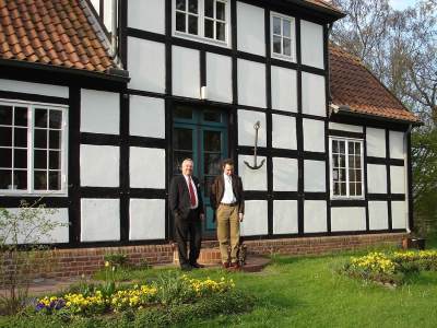 Mit dem schweizer Schauspieler und Sprecher Enea Sparano im K&uuml;nstlerdorf Fischerhude / Bremen, April 2006