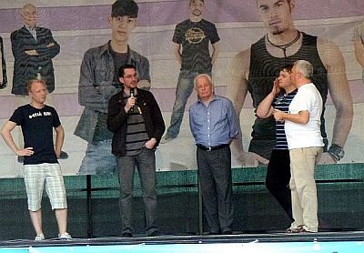 Moderation des Polit-Talks mit Vertretern der Stadtratsfraktionen beim Sommerfest der Aids-Hilfe Bonn, August 2011